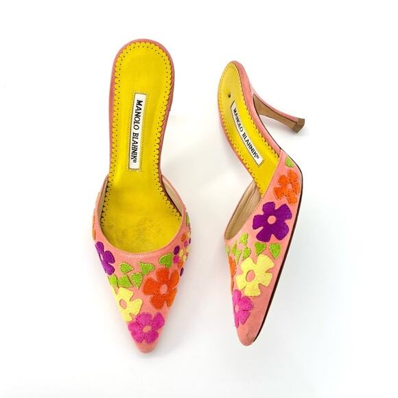 Manolo Blahnik Shoes - Manolo Blahnik Pastel Hearts and Floral Cutout Pointed Toe Mules Pumps 35.5